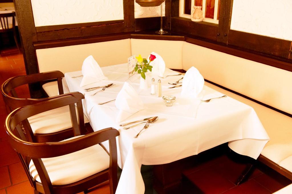 Hotel Restaurant Zur Linde พัทเทนเซน ภายนอก รูปภาพ
