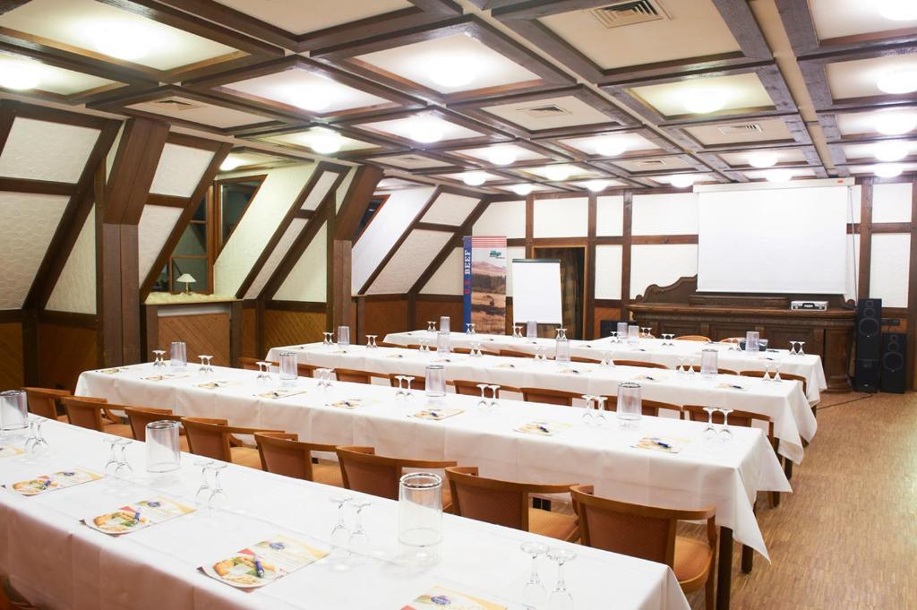 Hotel Restaurant Zur Linde พัทเทนเซน ภายนอก รูปภาพ