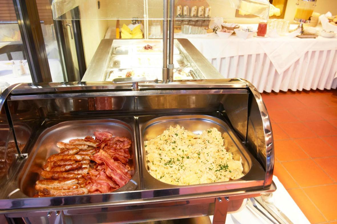 Hotel Restaurant Zur Linde พัทเทนเซน ภายนอก รูปภาพ