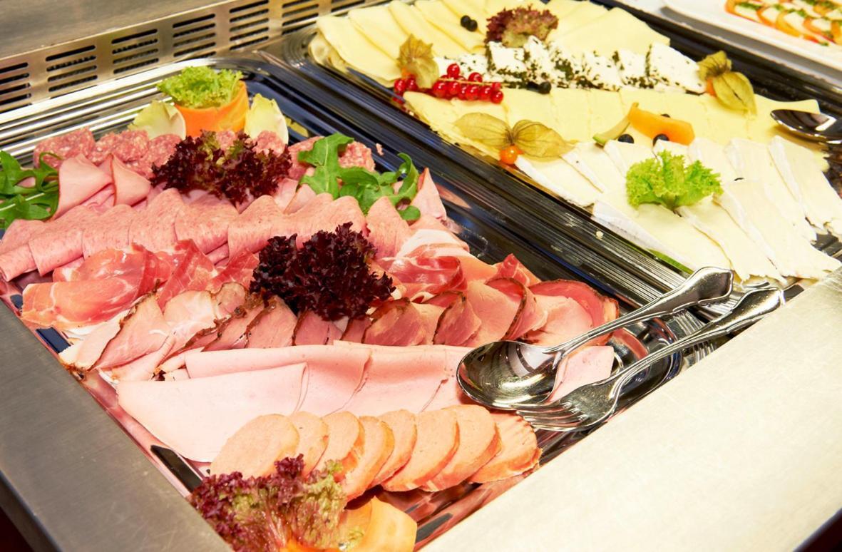 Hotel Restaurant Zur Linde พัทเทนเซน ภายนอก รูปภาพ